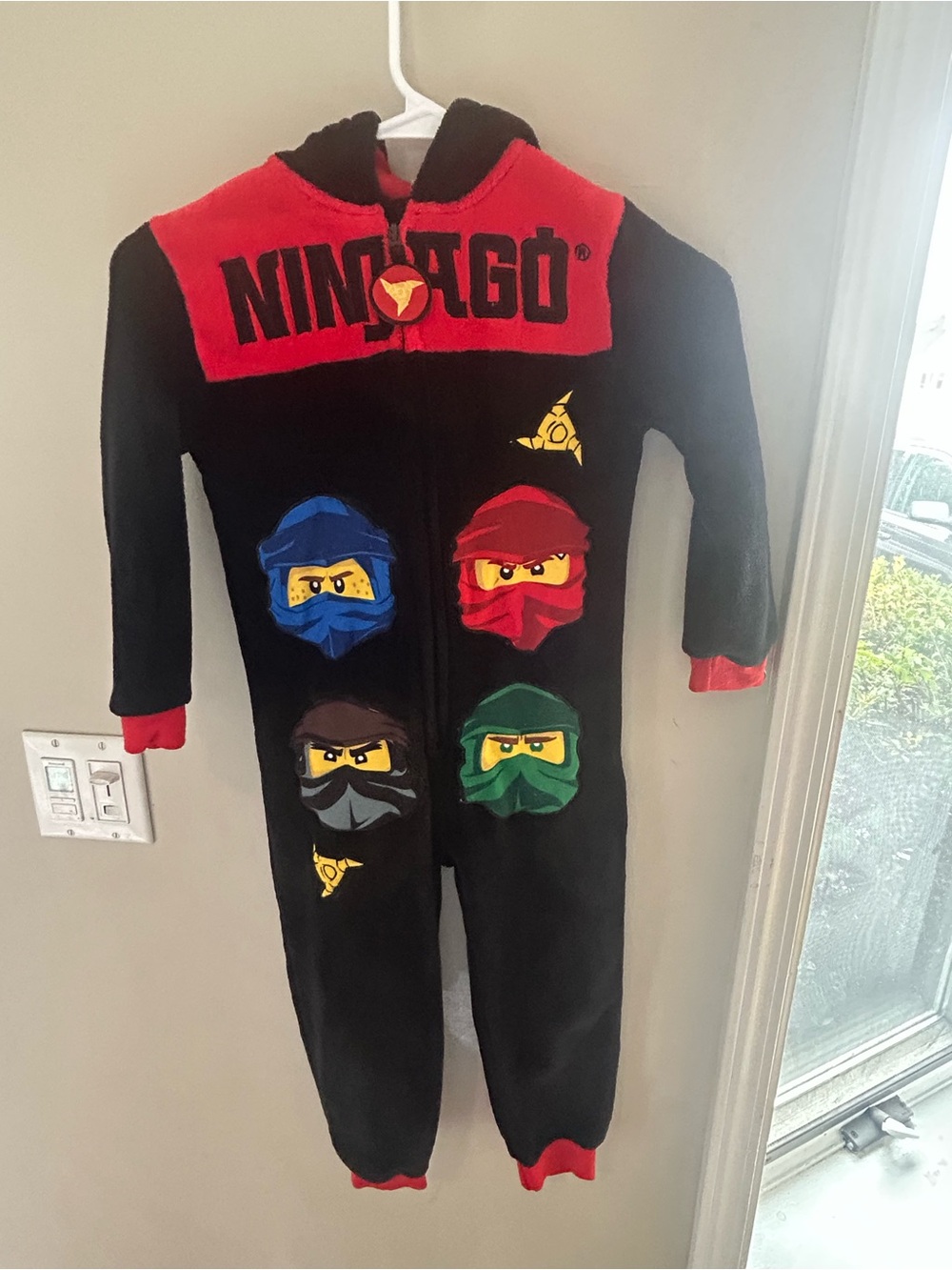 Ninjago Kids' Black & Red Hooded One-Piece Pajamas (size Youth 6)